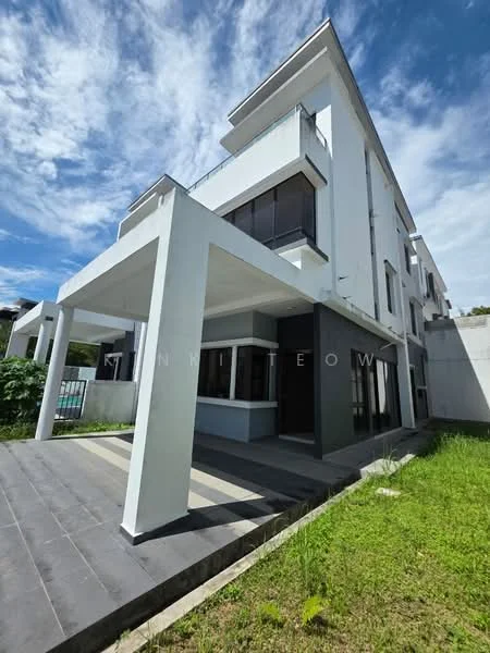 Exterior type: detached bungalow; features: white painted facade, flat roof, approximately 2-storey, large windows, covered porch, slate tile flooring, manicured lawn, surrounded by greenery; style: modern.