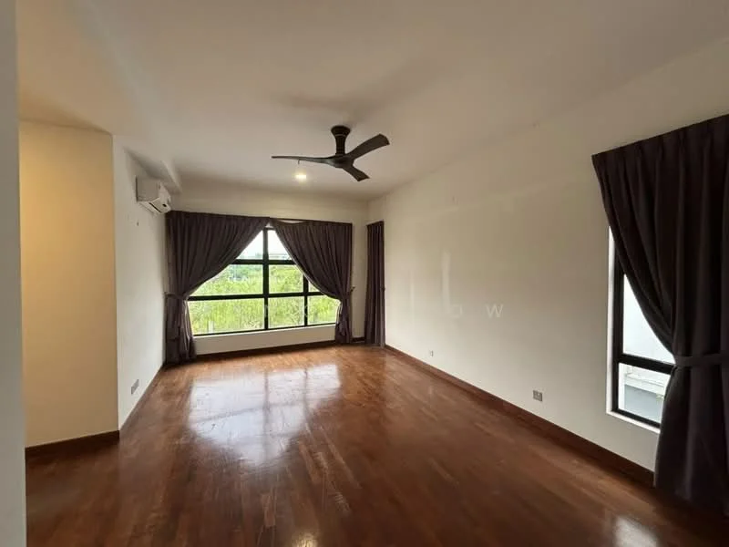 Living features: wooden flooring, white painted walls, 5-blade ceiling fan with light, floor-to-ceiling windows, curtains in dark grey, air conditioning unit, natural light from windows, view of greenery outside; style: modern; view: garden.
