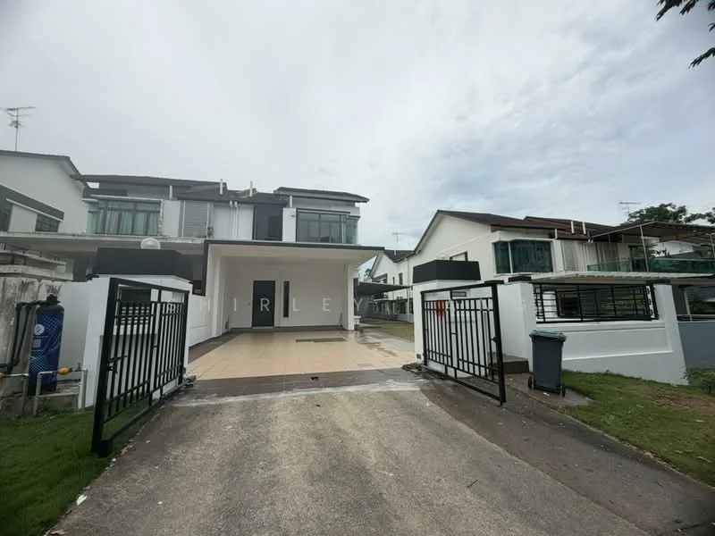 Exterior type: linked terrace house; features: two-storey building, white painted facade, glass windows, gated entrance, paved driveway, manicured lawn, surrounded by greenery, balconies on upper floor, car porch, security gate; style: modern.