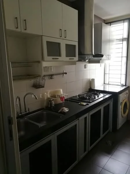 Kitchen features: black granite countertop, white upper cabinets with glass fronts, black lower cabinets, stainless-steel single-bowl sink, chrome pull-down faucet, 4-burner gas hob, stainless-steel range hood, built-in washing machine, tile backsplash, window with metal frame, wall-mounted shelves; style: modern.