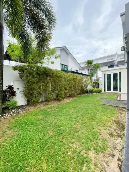 Exterior type: detached bungalow; features: manicured lawn, tropical landscaping, mature trees, stone-paved walkway, fenced garden area, patio area, glass sliding doors, white painted facade; style: modern.