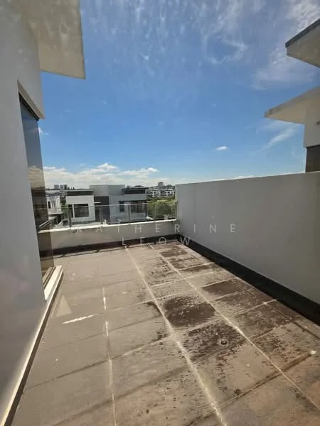 Room features: outdoor terrace, concrete flooring, white walls, glass railing, sky view, city view, sunny, no visible furniture; style: modern; view: city.