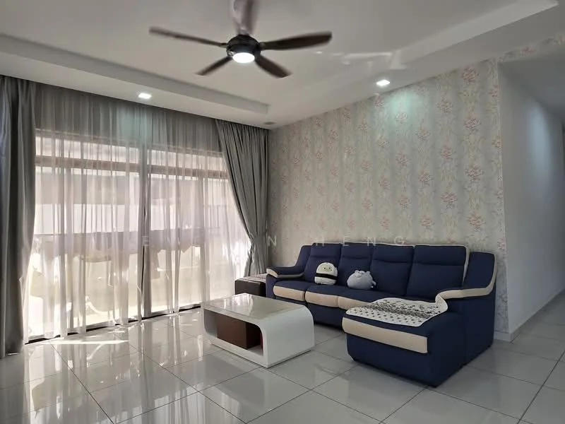 Living features: 3-seater fabric sofa in blue, white coffee table, floor-to-ceiling windows, sheer curtains, wallpaper with floral pattern, white tiled flooring, ceiling fan with light, decorative cushions; style: modern.