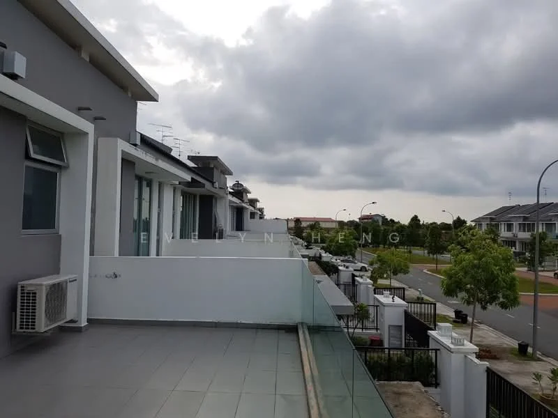 Exterior type: linked terrace house; features: glass railing, grey painted facade, air conditioning unit, paved flooring, manicured landscaping, street view, multiple storeys, modern architectural design; style: modern.