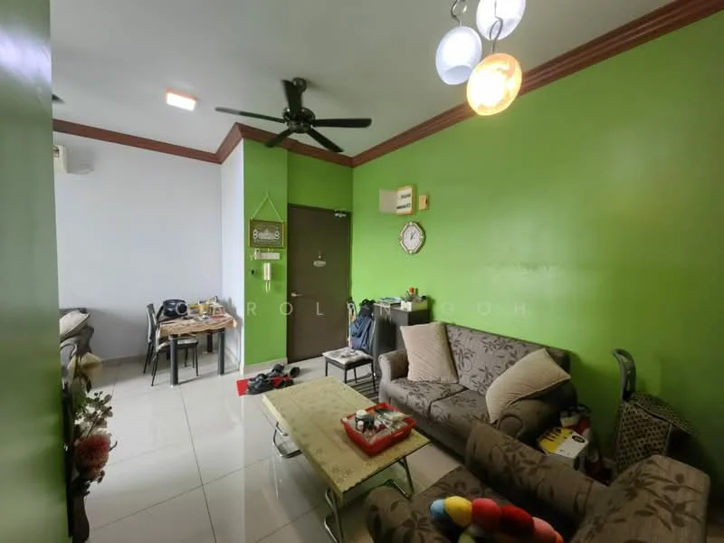 Living features: green painted walls, white ceiling, ceramic tile flooring, 3-seater fabric sofa in beige, 2-seater fabric sofa with floral pattern, coffee table, ceiling fan with light, wall clock, decorative items on table, door to hallway, window with natural light; style: modern.