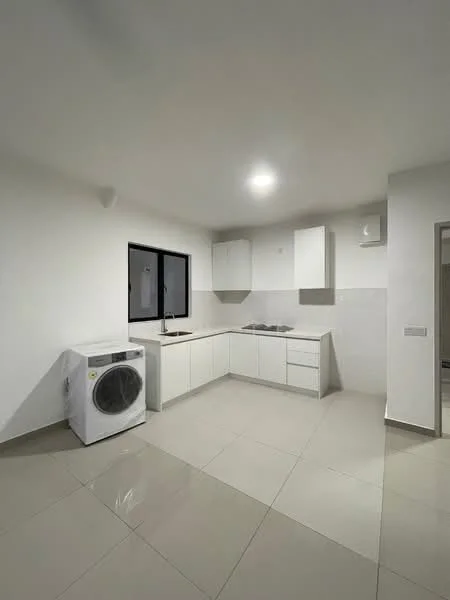 Kitchen features: white cabinetry, single-bowl stainless-steel sink, chrome pull-down faucet, built-in gas hob, exhaust hood, white tiled backsplash, grey tiled flooring, washing machine, window with black frame, recessed ceiling lights; style: modern.