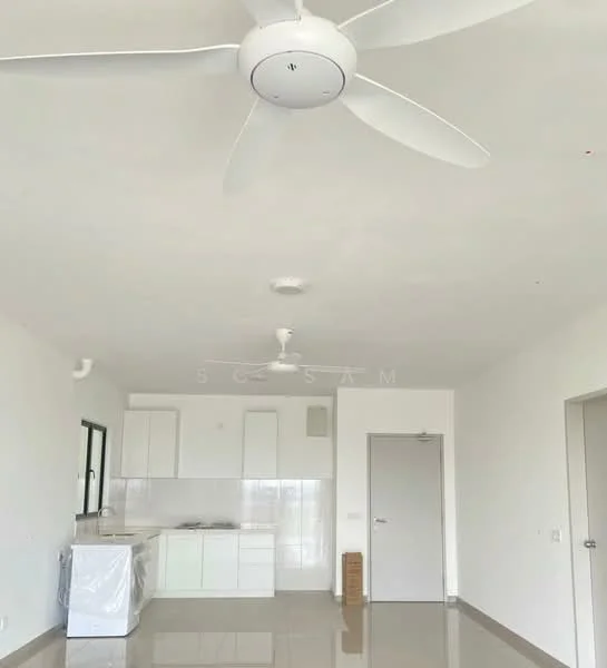 Living features: white painted walls, polished tile flooring, 5-blade ceiling fan, recessed downlights, kitchen area with white cabinetry, single-bowl stainless-steel sink, built-in oven, freestanding washing machine, open layout, large window for natural light, neutral color scheme; style: modern.