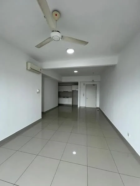 Living features: white painted walls, glossy ceramic tile flooring, 5-blade ceiling fan, wall-mounted split AC, recessed ceiling lights, open layout, door leading to another room, large window with natural light; style: modern.