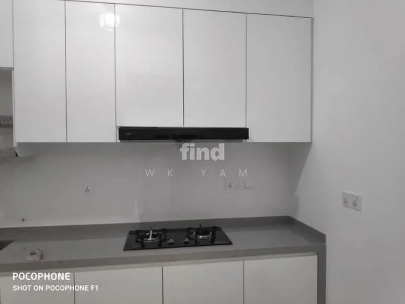 Kitchen features: white flat-panel cabinets, grey countertop, built-in gas hob, stainless-steel range hood, wall-mounted cabinets, single-bowl stainless-steel sink, recessed downlights, neutral wall colour; style: modern.