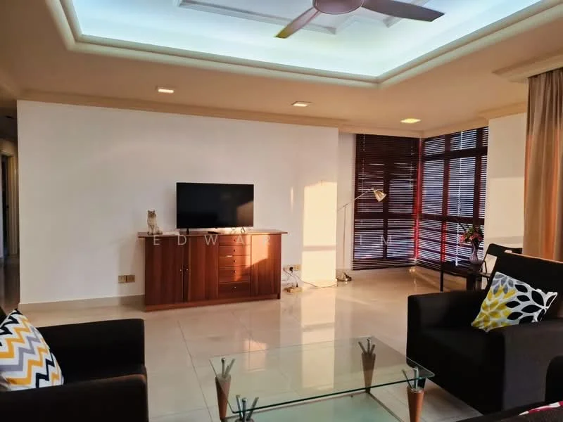 Living features: cream painted walls, tray ceiling with recessed lighting, floor-to-ceiling windows with wooden blinds, light-colored tiled flooring, black fabric sofa, 2-seater black sofa, glass coffee table, wooden TV console, wall-mounted TV, decorative throw pillows with geometric pattern, standing floor lamp; style: modern.