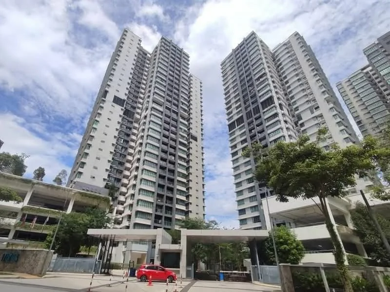 Exterior type: high-rise condominium; features: glass curtain wall, white painted facade, recessed balconies, landscaped entrance, multiple storeys, surrounded by greenery, open-air parking lot; style: modern.