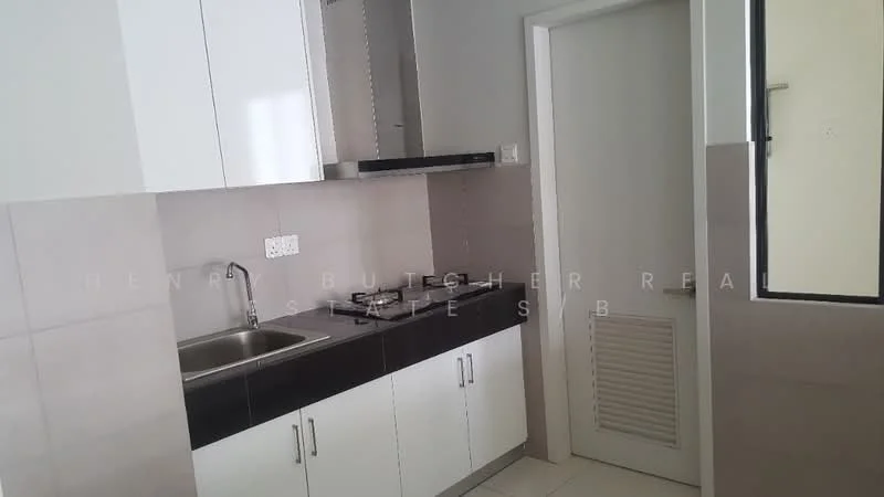 Kitchen features: single-bowl stainless-steel sink, chrome pull-down faucet, black countertop, white shaker cabinets, built-in gas hob, stainless-steel range hood, grey tiled backsplash, white tiled walls, ceramic tile flooring, window for natural light; style: modern.