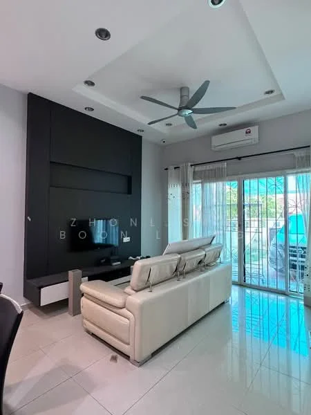 Living features: 3-seater leather sofa in cream, wall-mounted TV, black feature wall, recessed ceiling with downlights, 5-blade ceiling fan, sliding glass door, sheer curtains, glossy tile flooring, air conditioning unit; style: modern; view: garden.