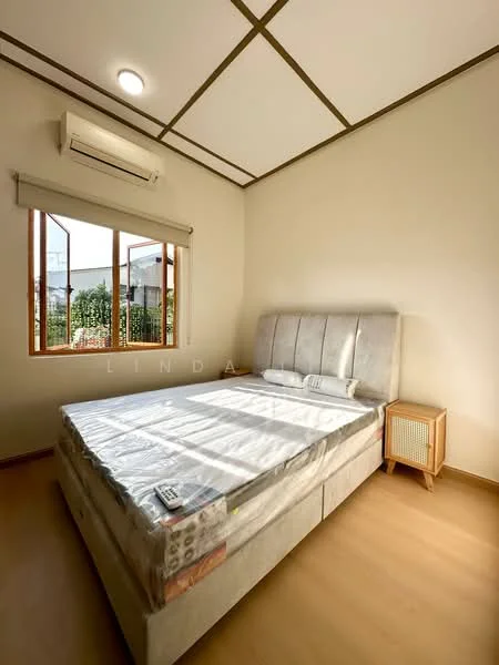 Bedroom features: queen-size bed with upholstered headboard, wooden bedside table, wall-mounted split AC, large window with view of greenery, light wood flooring, white painted walls, recessed ceiling light, roller blinds; style: modern; view: garden.