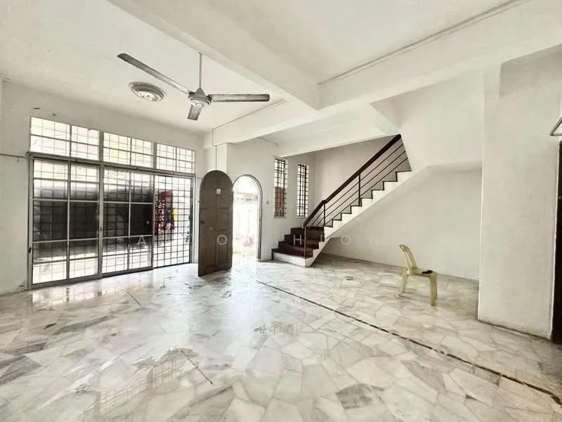 Living features: marble flooring, white painted walls, exposed ceiling, 5-blade ceiling fan, large windows, arched doorway, staircase, natural light, open layout; style: minimalist.
