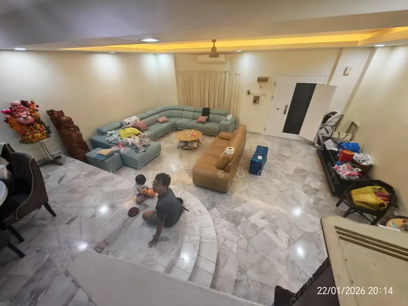Living features: L-shape sectional sofa in light blue, marble flooring, recessed downlights, ceiling fan, decorative wall with artwork, curtains on windows, coffee table, area rug, wall-mounted TV, dining table with chairs, toys scattered on the floor; style: modern.