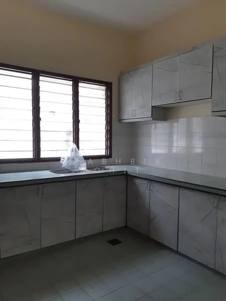 Kitchen features: L-shaped kitchen layout, white marble-patterned cabinetry, grey countertop, single-bowl stainless-steel sink, window with horizontal slats, white tiled backsplash, grey tiled flooring, under-cabinet lighting; style: modern.