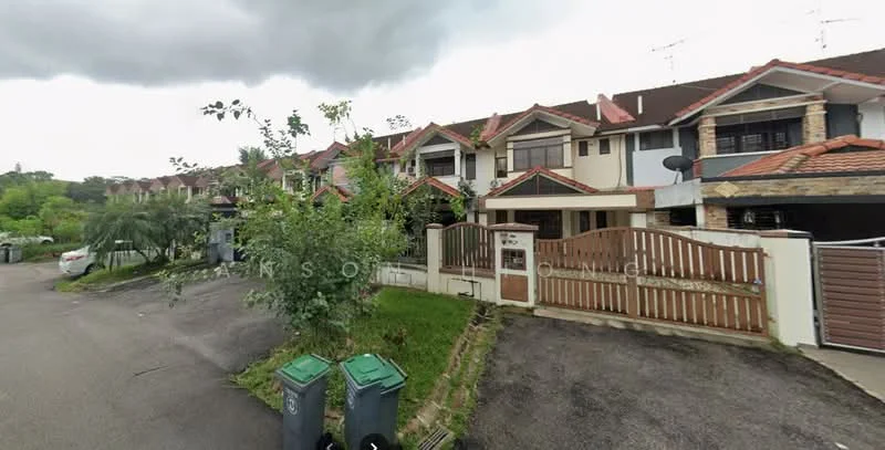 Exterior type: linked terrace house; features: two-storey linked terrace, red tiled roof, cream painted facade, stone cladding accents, front garden with shrubs, paved driveway, wooden gate, visible garbage bins, surrounded by greenery, parking space in front; style: modern.