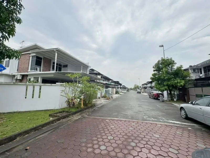 Exterior type: linked terrace house; features: two-storey linked terrace houses, brick facade, white painted walls, manicured lawn, paved walkway, street lighting, surrounding greenery, driveway with interlocking pavers; style: modern.
