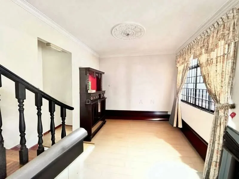 Living features: cream painted walls, wood flooring, tray ceiling, decorative ceiling rose, large windows with black frames, curtains with floral pattern, dark wooden console, staircase with black balustrade; style: traditional.