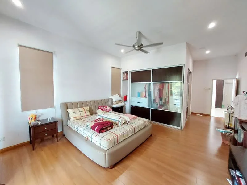 Bedroom features: king-size bed with plaid bedding, 2 bedside tables, ceiling fan, built-in wardrobe with sliding doors, laminate flooring, white painted walls, 2 windows with roller blinds, decorative wall art, light fixtures in ceiling; style: modern.