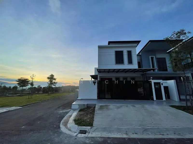 Kajang East, 2 storey,End lot Fully renovate, Semenyih — view 2 of 5 — for Sale