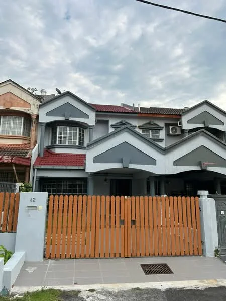 Exterior type: linked terrace house; features: grey painted facade, red tiled roof, two-storey structure, front wooden fence, paved walkway, multiple air conditioning units, arched windows, gabled roof design, manicured lawn; style: modern.
