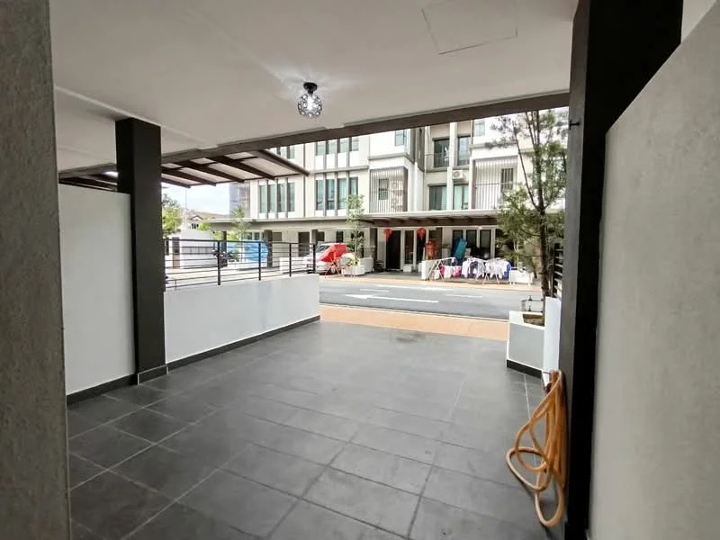 Exterior type: linked terrace house; features: covered car porch, grey tiled flooring, white painted walls, metal railing, street view, landscaped area with plants, outdoor lighting fixture; style: modern.