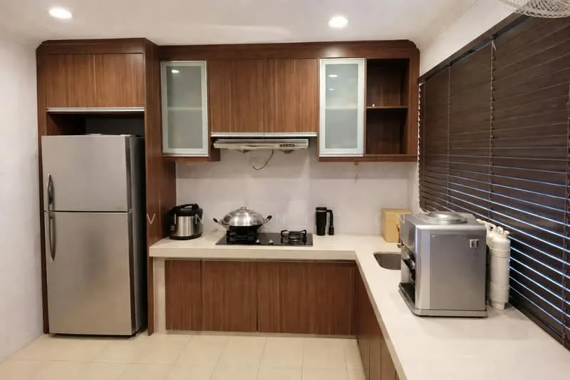 Kitchen features: stainless-steel fridge, built-in oven, 4-burner gas hob, stainless-steel range hood, laminate countertop, wood cabinetry with glass-front upper cabinets, sink, blender, tile flooring, roller blinds; style: modern.
