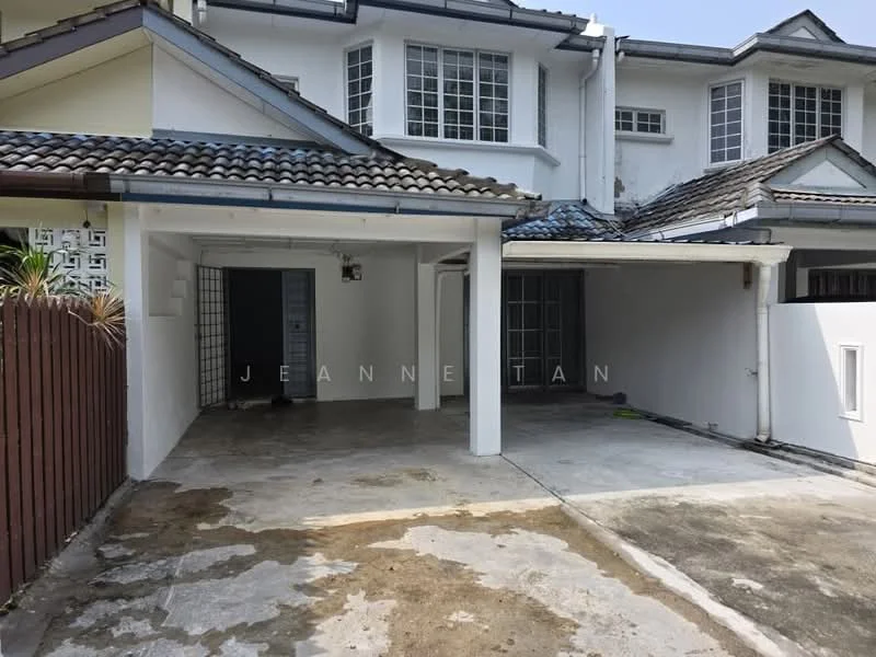 Exterior type: semi-detached house; features: white painted facade, grey tiled roof, car porch with awning, concrete driveway, manicured lawn, fenced perimeter, front entrance with door, windows with grid patterns; style: modern.