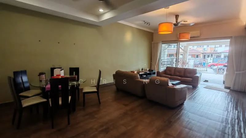 Living features: light brown leather sofa, 3-seater sofa, 2-seater sofa, glass coffee table, wooden flooring, ceiling fan with light, large window with sheer curtains, wall-mounted air conditioning unit, decorative wall with light green paint, area rug, TV console, dining table with 4 chairs; style: modern; view: garden.