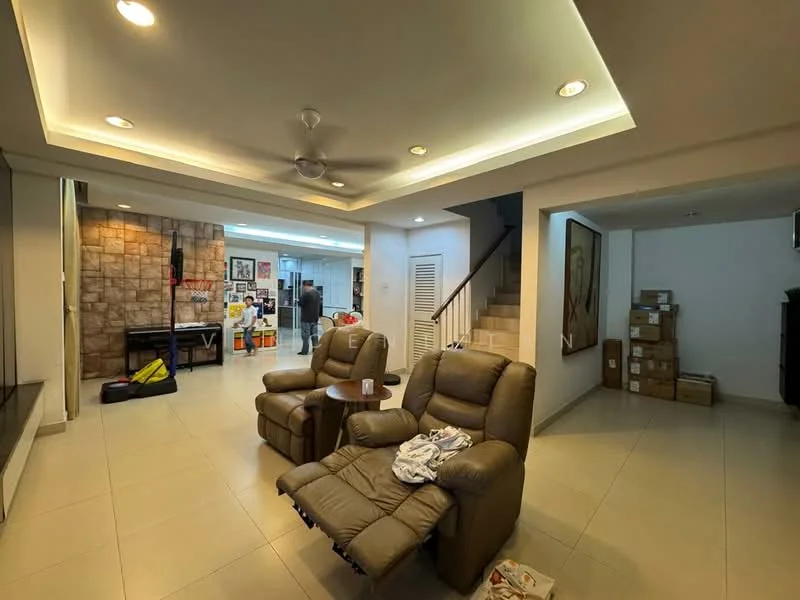 Living features: 2 reclining leather armchairs in beige, coffee table, wall-mounted TV, stone feature wall, recessed ceiling lights, 5-blade ceiling fan with light, tile flooring, open layout to dining area, staircase leading to upper floor, decorative artwork on wall, boxes stacked in corner; style: modern.