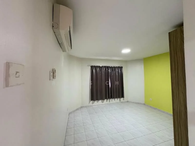Room features: white painted walls, green accent wall, tile flooring, 1 wall-mounted split AC, curtains, recessed lighting, corner with wooden door, no visible furniture.