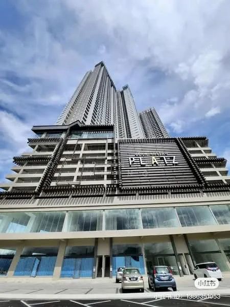 Exterior type: high-rise condominium; features: glass curtain wall, exposed concrete facade, recessed balconies, feature lighting at night, approximately 30-storey high-rise, multi-storey car park, double-volume main lobby, surrounded by mature greenery; style: modern.