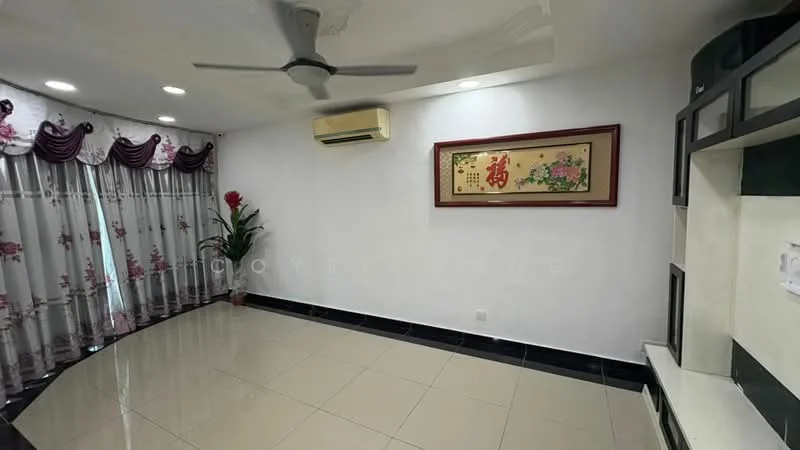 Living features: white painted walls, cream ceiling, black tiled flooring, 5-blade ceiling fan, wall-mounted split AC, curtains with floral pattern, decorative wall art, built-in shelving unit; style: modern.