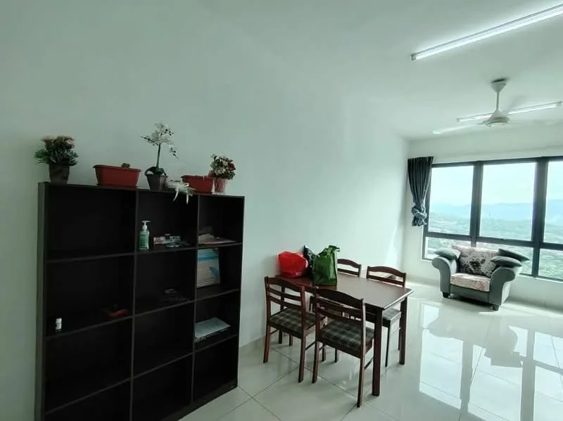 Living features: white painted walls, glossy tile flooring, 5-blade ceiling fan with light, floor-to-ceiling windows, curtains, sofa with floral pattern, wooden dining table with four chairs, bookshelf with decorative plants, decorative items on shelf; style: modern; view: mountain.
