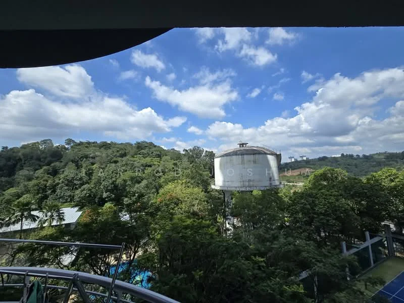 Room view: garden.