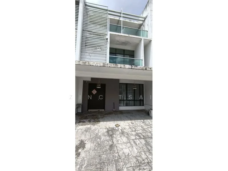 Exterior type: linked terrace house; features: white painted facade, glass balcony railing, concrete flooring, overhang above entrance, large windows, sliding glass door, exposed concrete, two-storey structure; style: modern.