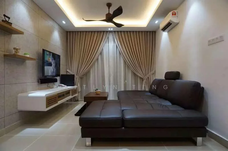 Living features: L-shape sectional sofa in dark brown leather, wall-mounted TV, floating TV console with wooden finish, decorative wall shelf, recessed ceiling lights, ceiling fan with 3 blades, curtains in light beige, tile flooring in light grey, air conditioning unit on wall; style: modern.