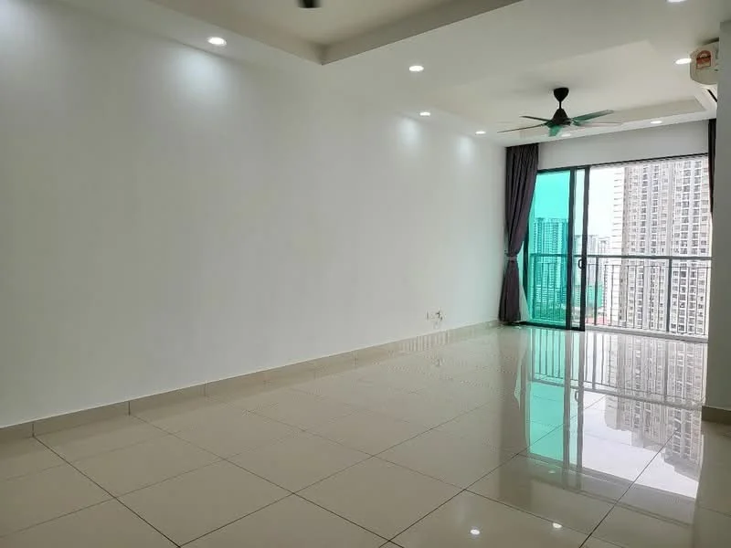 Living features: white painted walls, polished ceramic tile flooring, tray ceiling with recessed downlights, 5-blade ceiling fan with light, floor-to-ceiling sliding glass door, curtains, balcony view of city skyline; style: modern; view: city.