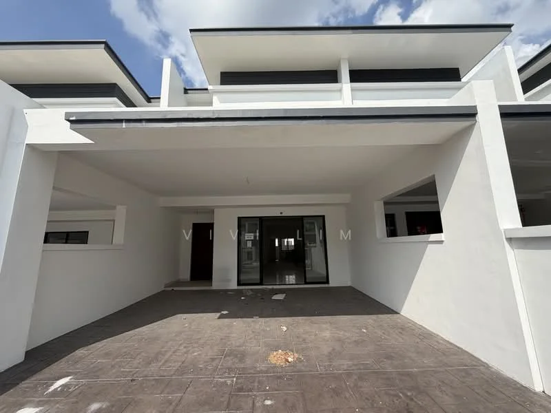 Exterior type: semi-detached house; features: white painted facade, flat roof, two-storey structure, covered porch, large windows, concrete flooring, minimalist design, open layout, surrounded by greenery; style: modern.