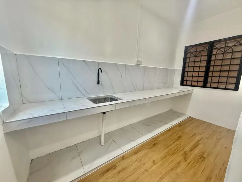 Kitchen features: marble countertop, single-bowl stainless-steel sink, black gooseneck faucet, white tiled backsplash, wood laminate flooring, open countertop space, window with metal grille, white painted walls; style: modern.