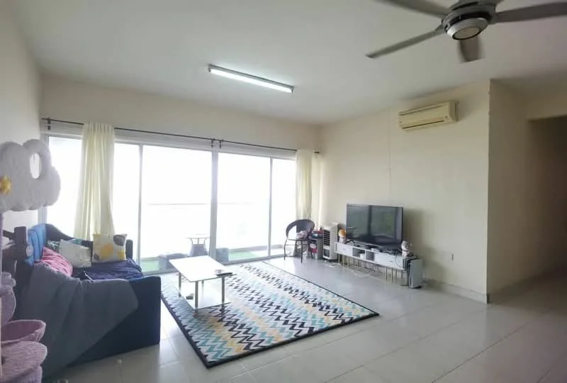 Living features: 3-seater fabric sofa in navy blue, coffee table, wall-mounted TV, TV console, area rug with geometric pattern, floor-to-ceiling windows, sheer curtains, ceiling fan, split wall-mounted AC, light-colored walls, tile flooring; style: modern; view: garden.