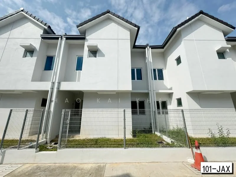 Exterior type: linked terrace house; features: white painted facade, flat roof, 2-storey, fenced perimeter, concrete pathway, landscaped area with grass, multiple windows, main entrance door, driveway, modern architectural design; style: modern.