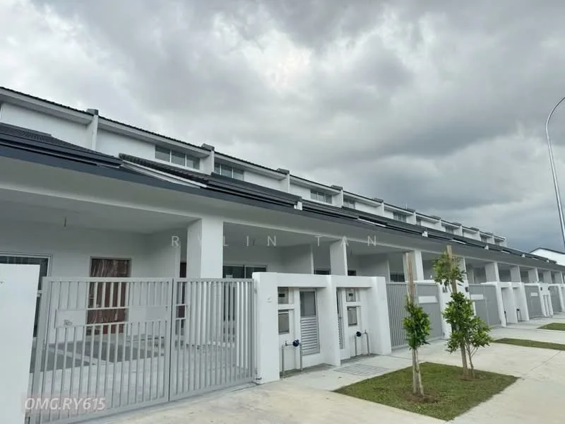 Exterior type: linked terrace house; features: white painted facade, flat roof, two-storey building, metal gate, driveway with interlocking pavers, manicured lawn, mature trees, multiple units, front porch, security grille, windows with grills; style: modern.