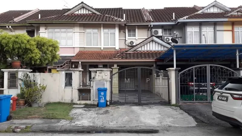 Exterior type: linked terrace house; features: two-storey structure, red tiled roof, cream painted facade, white window frames, metal gates, paved driveway, manicured lawn, blue recycling bin, green shrubbery, car porch with awning, air conditioning units on facade; style: modern.