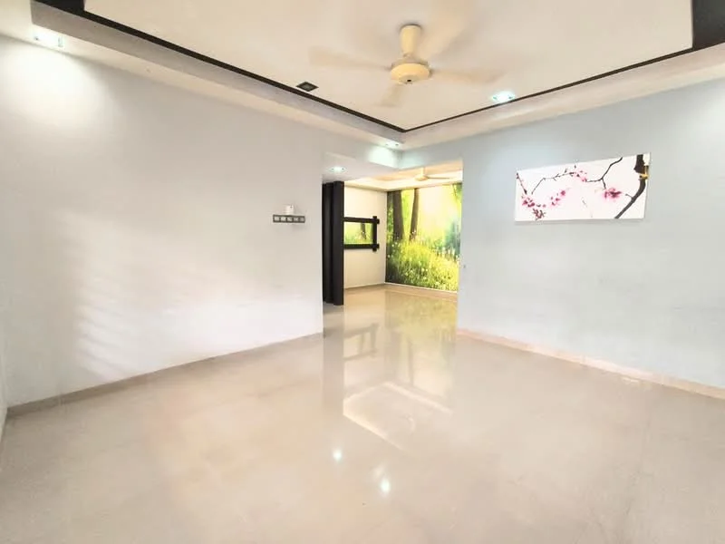 Living features: white painted walls, polished marble flooring, tray ceiling, ceiling fan, recessed downlights, large window with natural light, decorative wall art, open layout; style: modern.