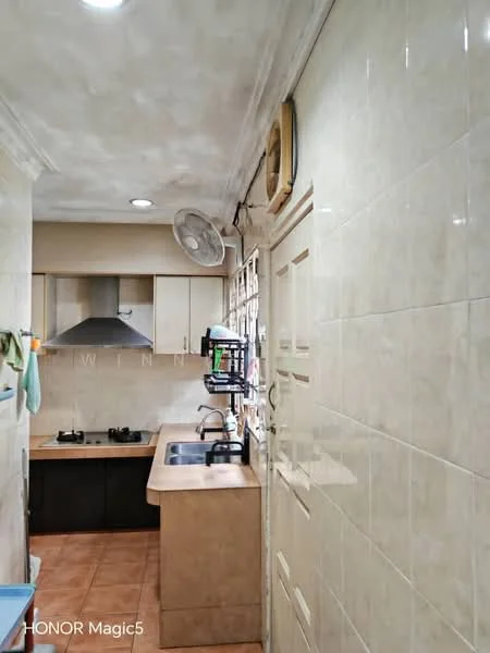 Kitchen features: cream tiled walls, cream tiled flooring, exhaust hood, built-in kitchen cabinets, double-bowl stainless-steel sink, chrome pull-down faucet, 4-burner gas hob, wall-mounted split AC, window with metal grill, light fixture, door leading to outside; style: modern.