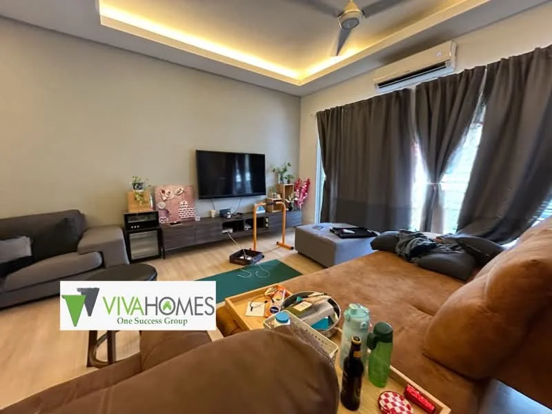 Living features: grey fabric 3-seater sofa, brown leather sectional sofa, coffee table, TV console, wall-mounted TV, area rug, ceiling fan with light, recessed lighting, curtains, decorative wall art, green carpet, shelves with decorative items; style: modern.