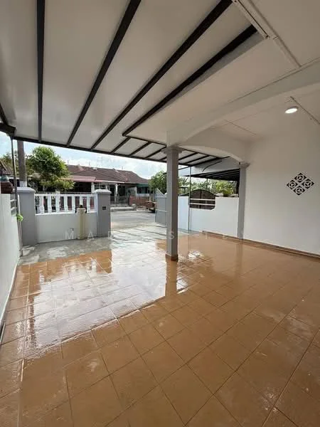 Exterior features: covered patio, tiled flooring, white painted walls, grey columns, outdoor lighting, fenced perimeter, open space, manicured landscaping, driveway access; style: modern.